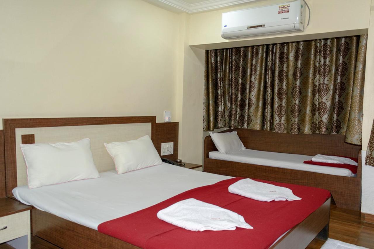 Hotel Mukesh Residency Poona Buitenkant foto