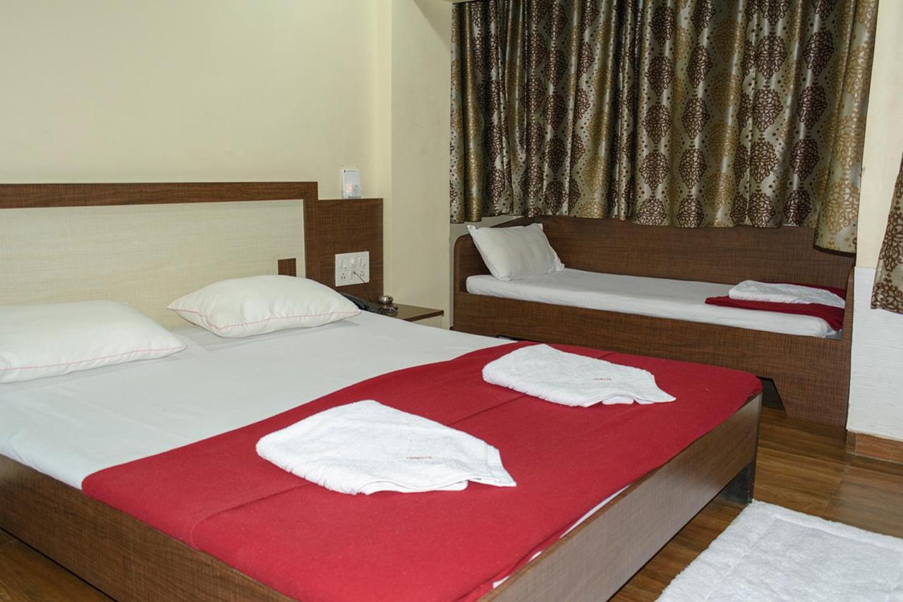 Hotel Mukesh Residency Poona Buitenkant foto