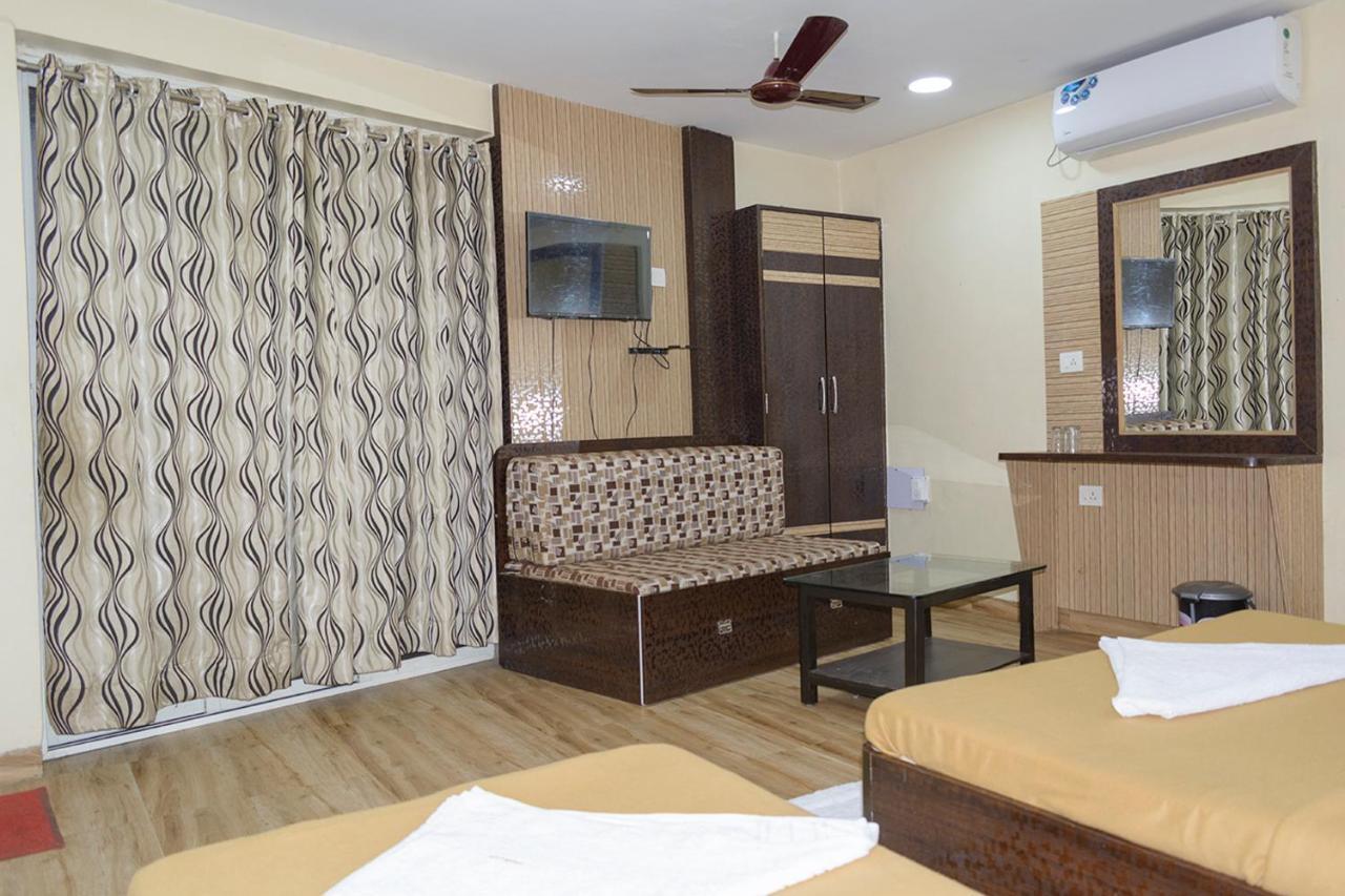 Hotel Mukesh Residency Poona Buitenkant foto