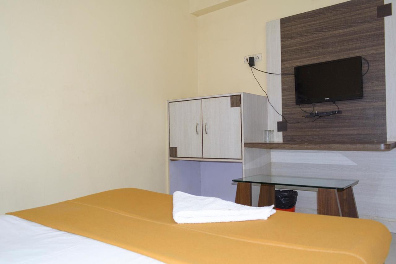 Hotel Mukesh Residency Poona Buitenkant foto