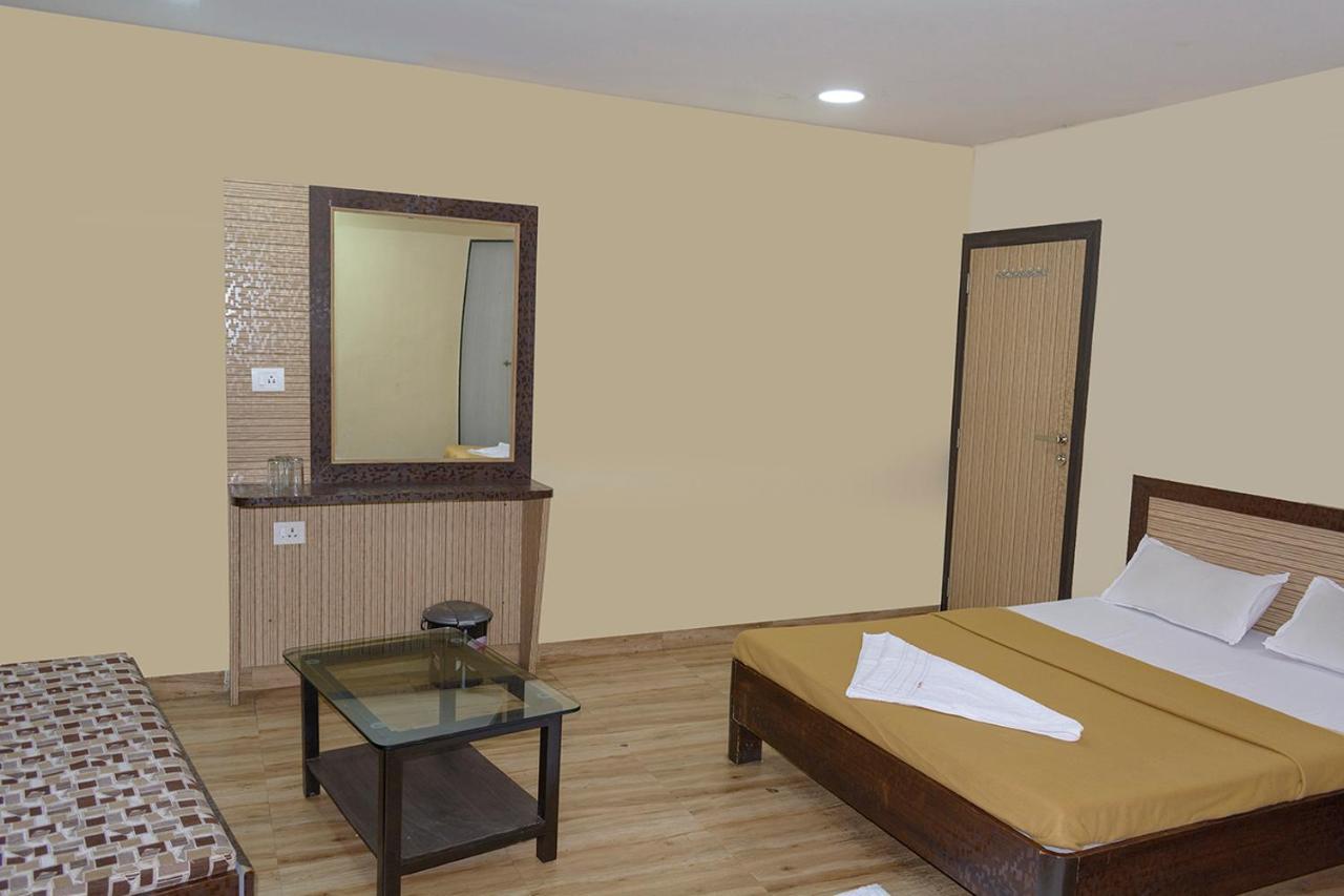 Hotel Mukesh Residency Poona Buitenkant foto