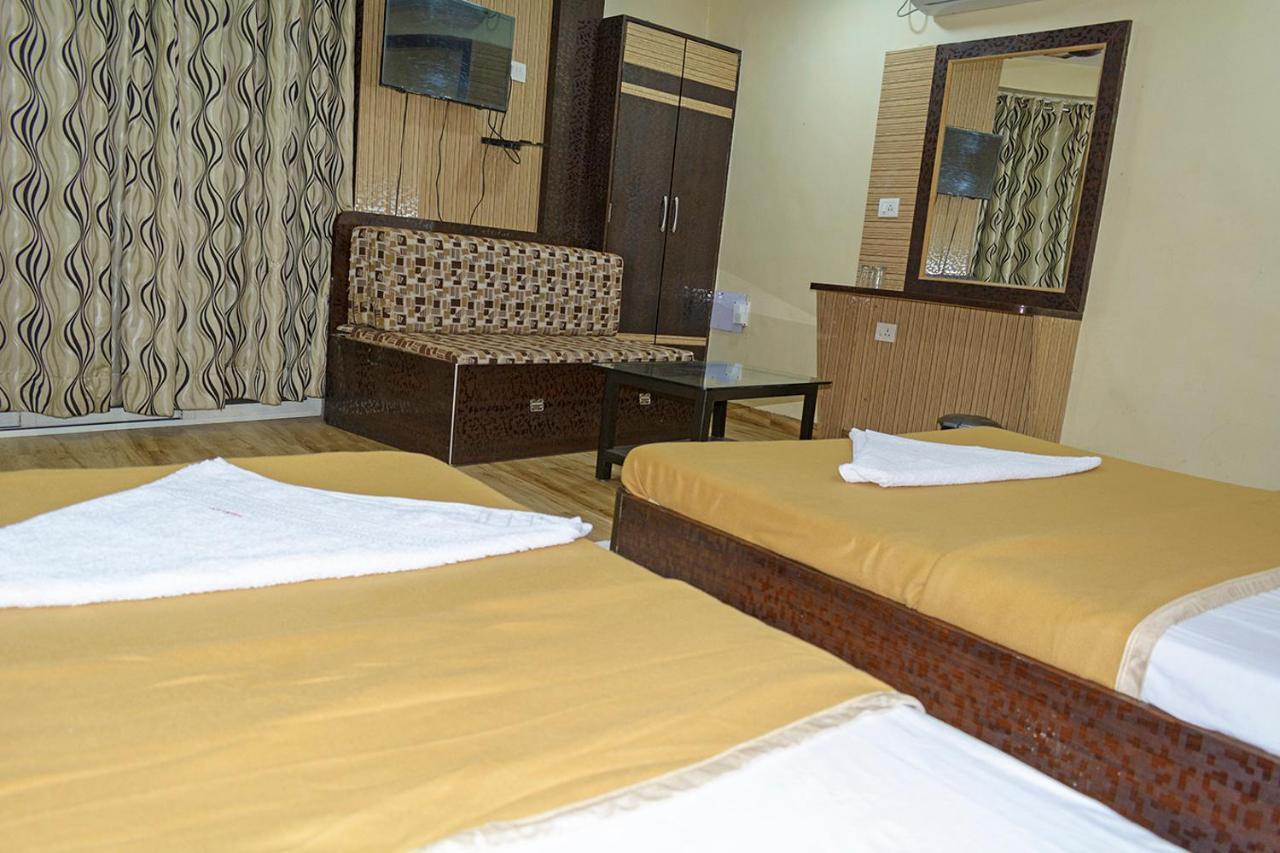 Hotel Mukesh Residency Poona Buitenkant foto