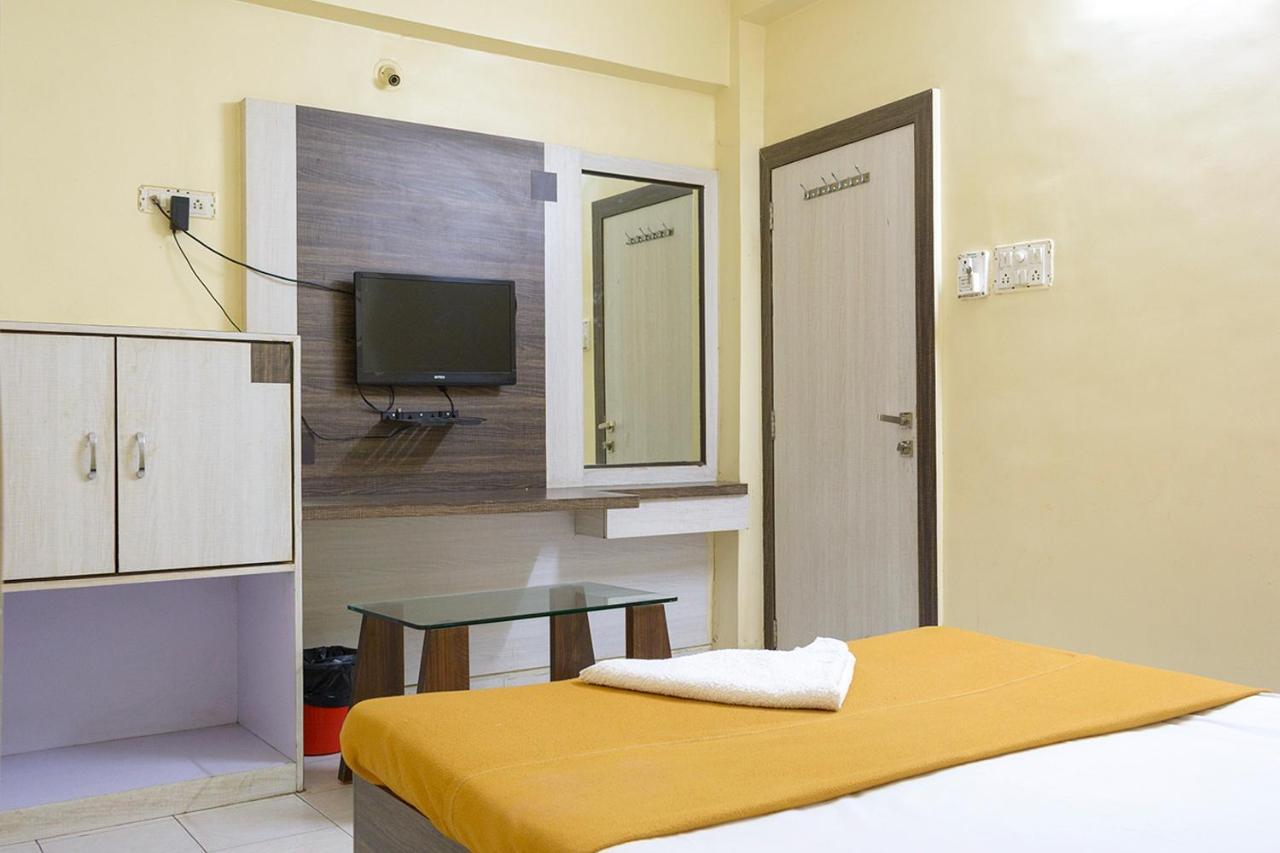 Hotel Mukesh Residency Poona Buitenkant foto